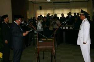 Foto : Pelantikan Plt Walikota Bekasi Menjadi Walikota Bekasi